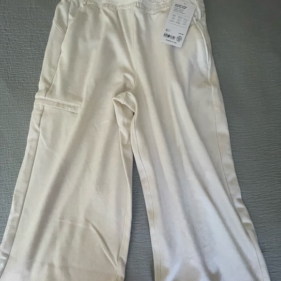 Athleta TRIUMPH HYBRID WIDE LEG CROP - Picture 7 of 7